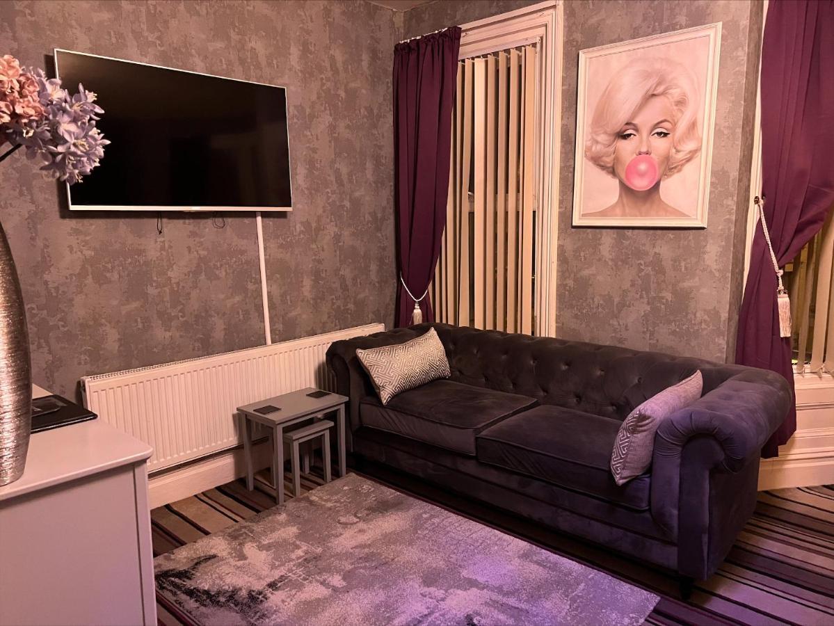 Delovely Hotel Μπλάκπουλ Εξωτερικό φωτογραφία