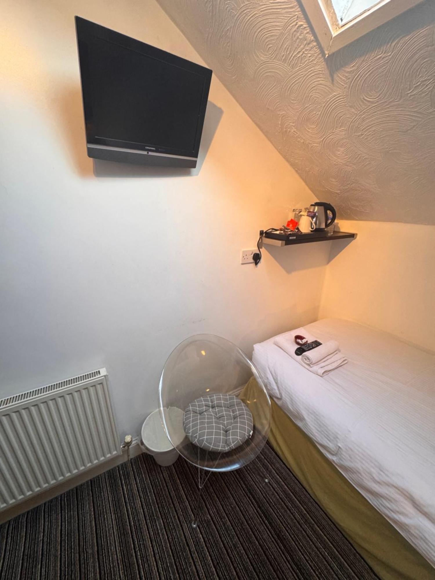 Delovely Hotel Μπλάκπουλ Εξωτερικό φωτογραφία