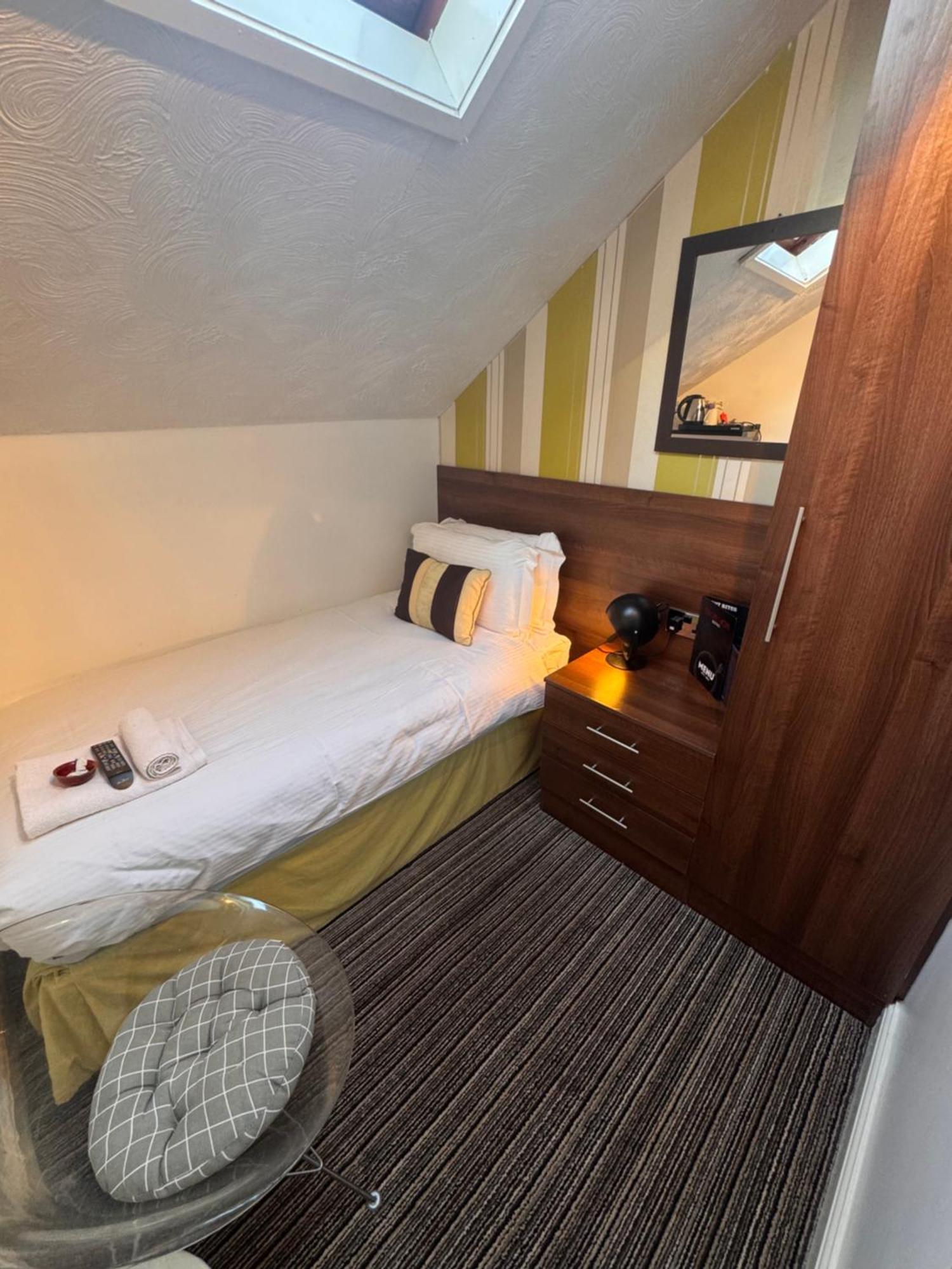Delovely Hotel Μπλάκπουλ Εξωτερικό φωτογραφία