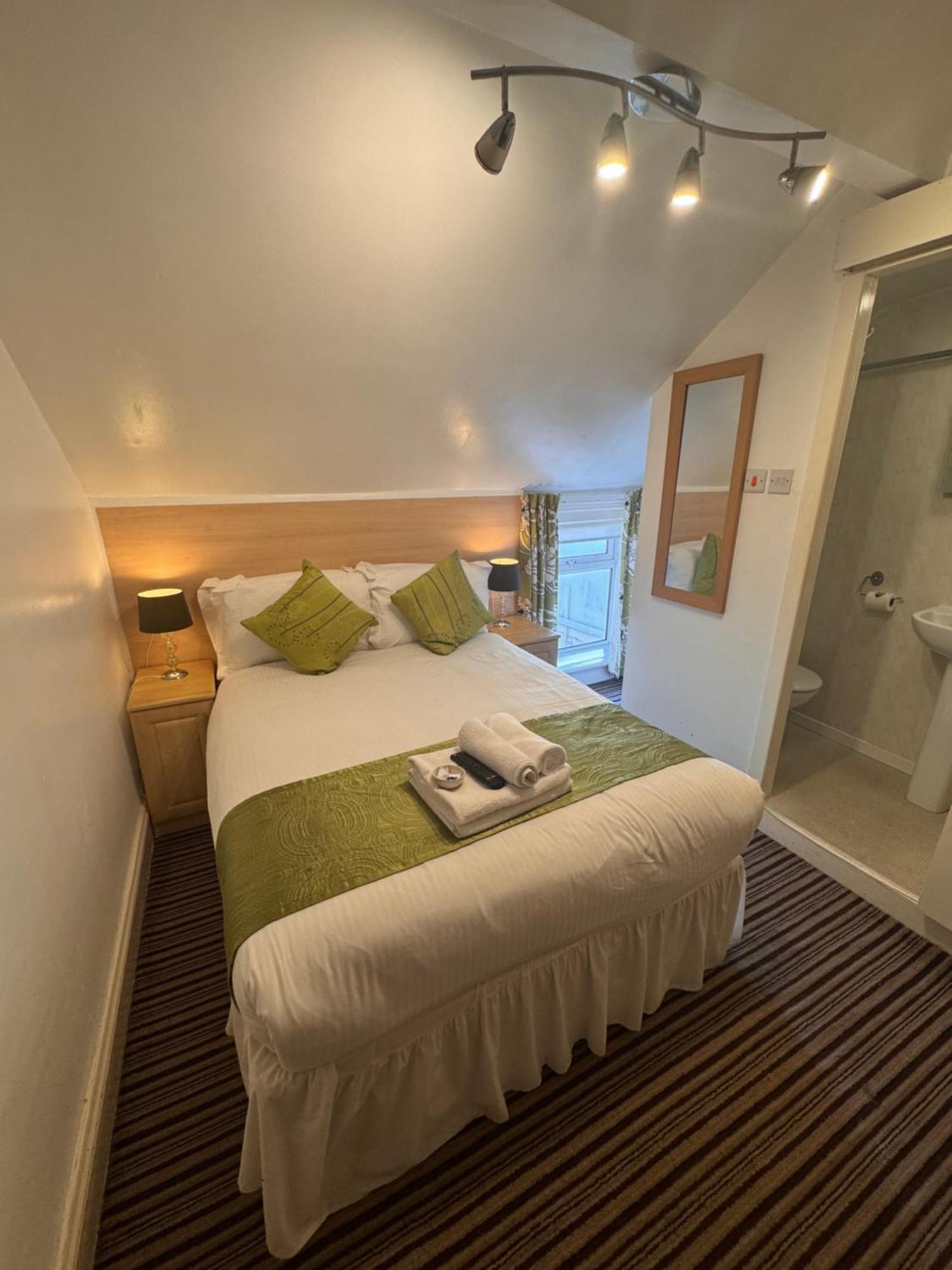 Delovely Hotel Μπλάκπουλ Εξωτερικό φωτογραφία