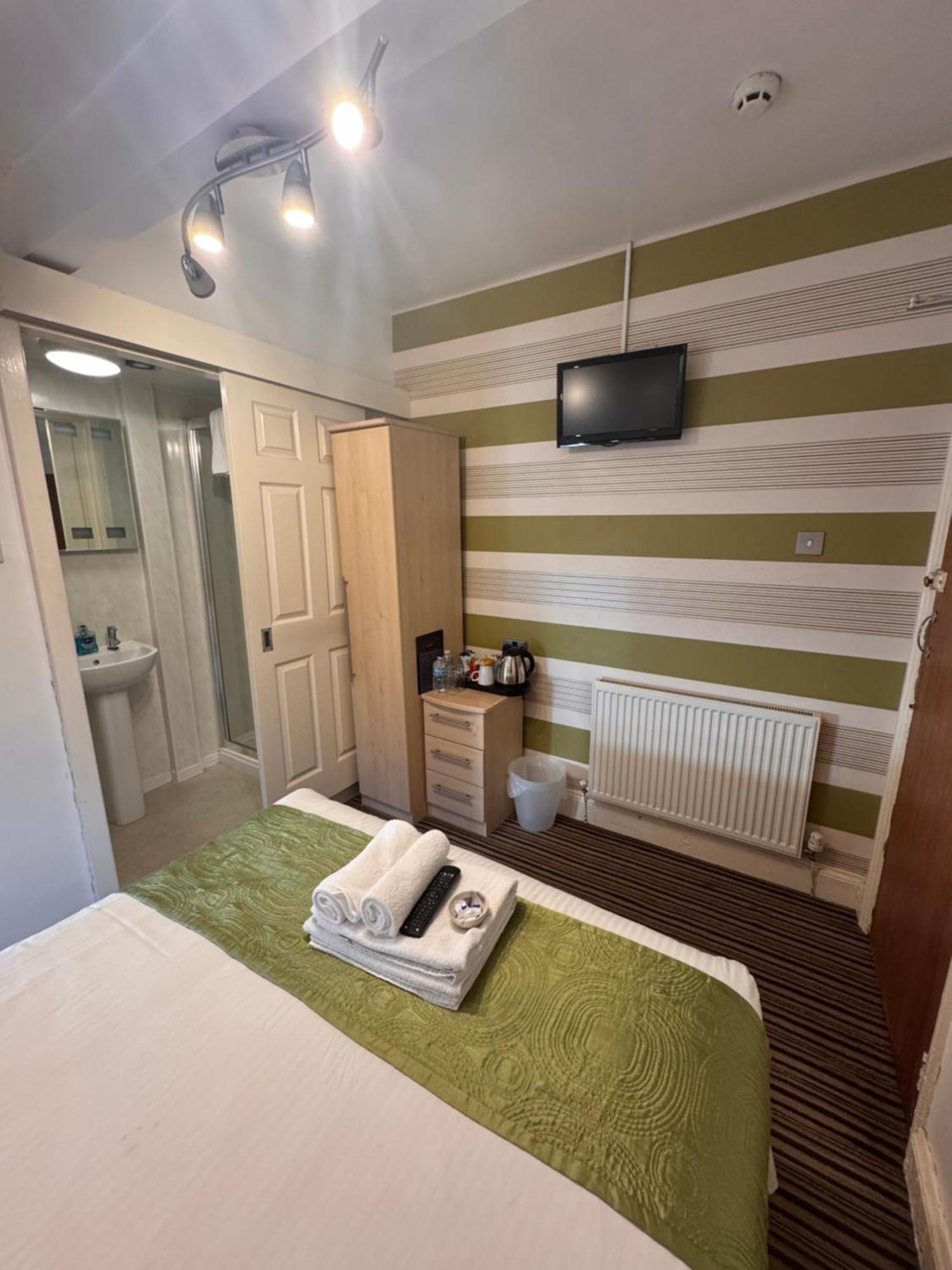 Delovely Hotel Μπλάκπουλ Εξωτερικό φωτογραφία