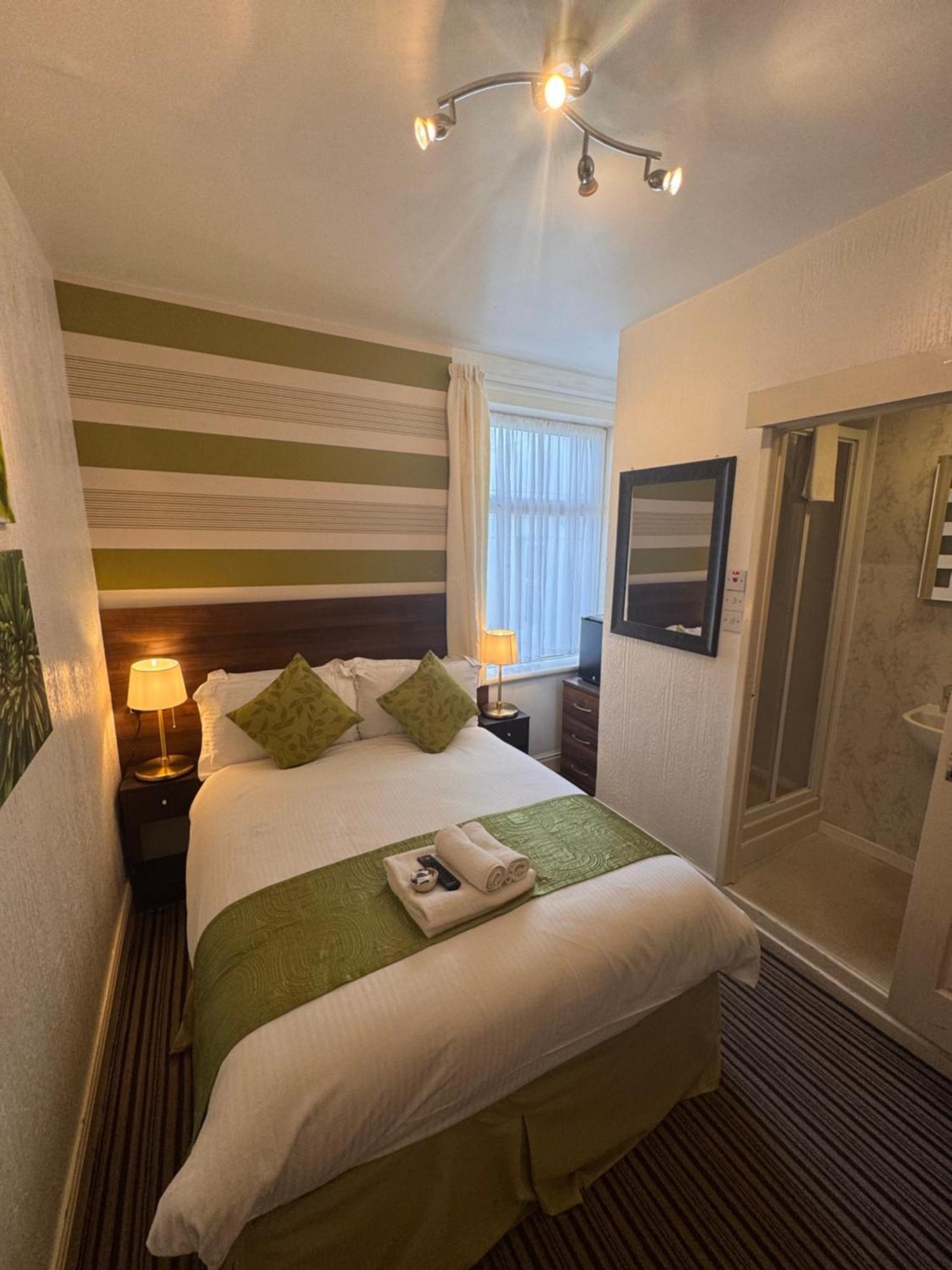 Delovely Hotel Μπλάκπουλ Εξωτερικό φωτογραφία